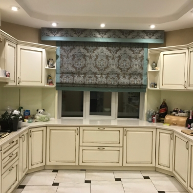 Римские шторы на кухне, салон штор в Днепре Ваш Карниз